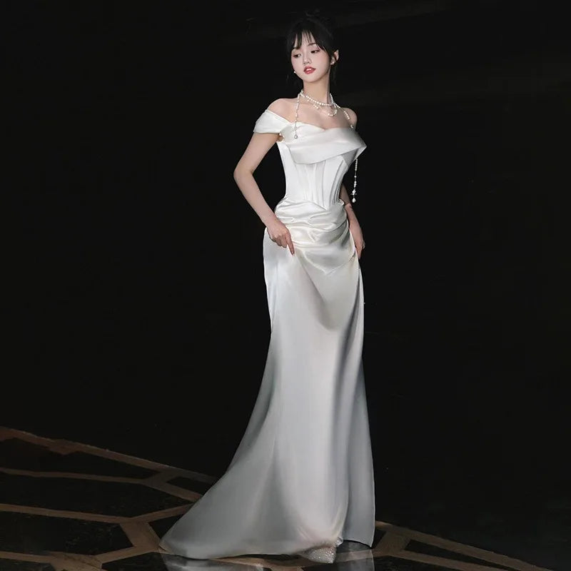 New One Shoulder Toasting Bridal Light Wedding Dress Fashion Engagement White Outward Yarn Luxury Banquet Style Evening Dress